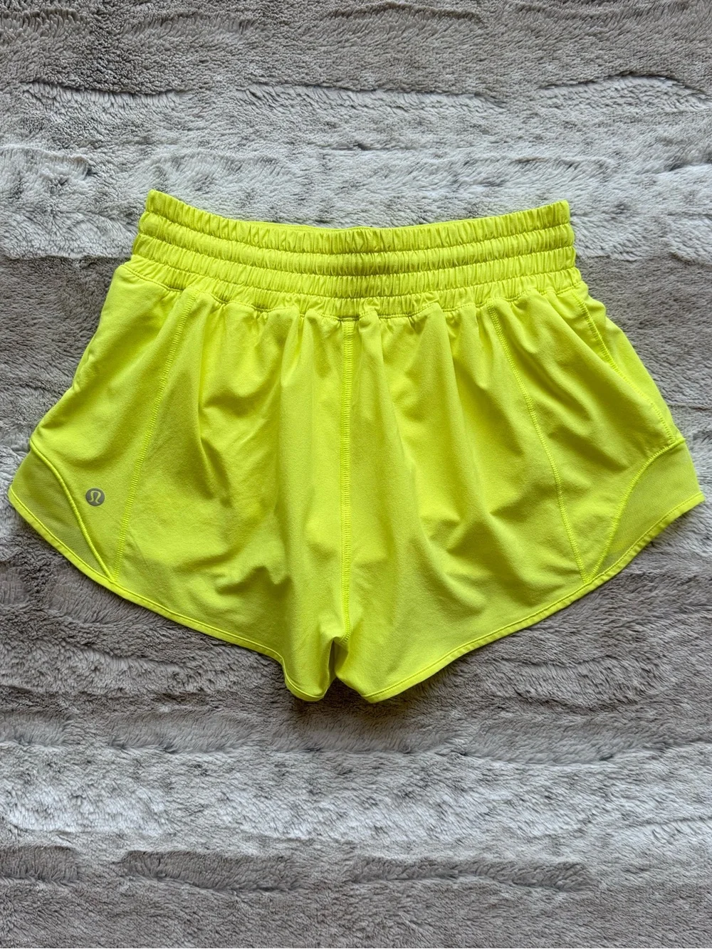 Lululemon 🍋 Hotty Hot High-Rise Lined Short 2.5